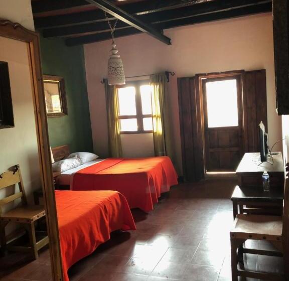 هتل Casona Colonial De La Misión