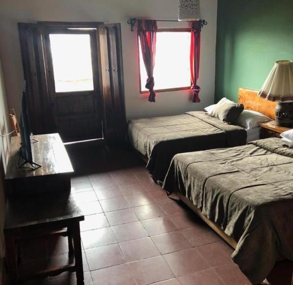 هتل Casona Colonial De La Misión