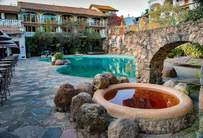 هتل Casona Colonial De La Misión