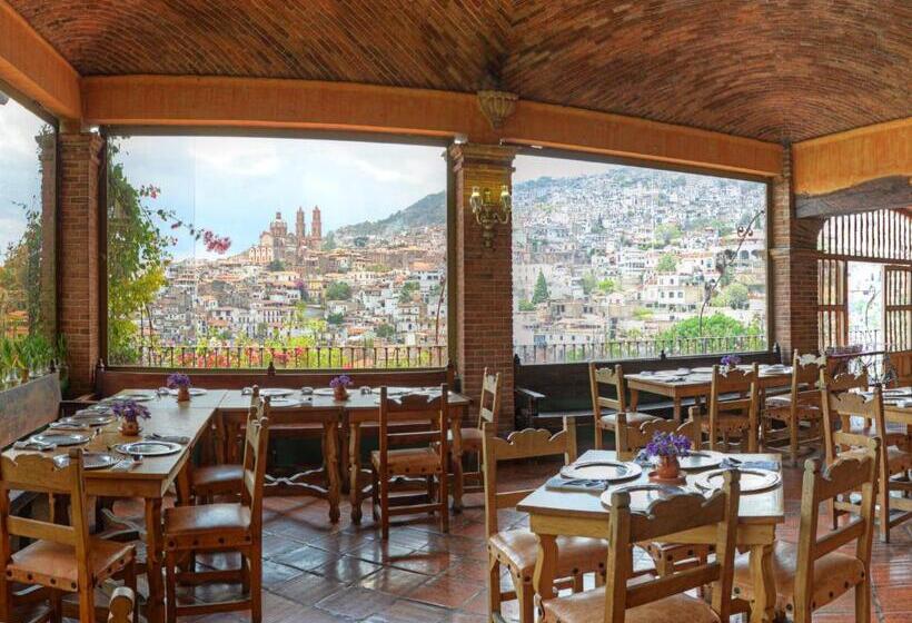 هتل Casona Colonial De La Misión