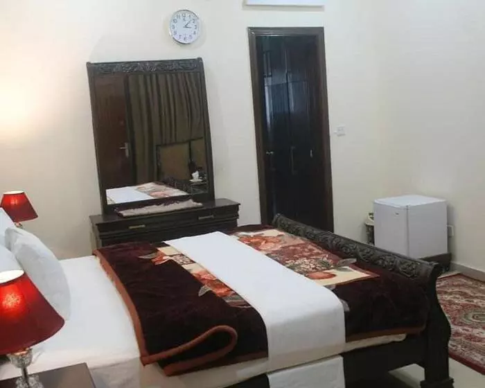 هتل The Royal Family Couples Guest House