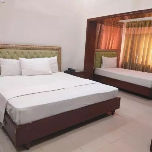 هتل The Royal Family Couples Guest House