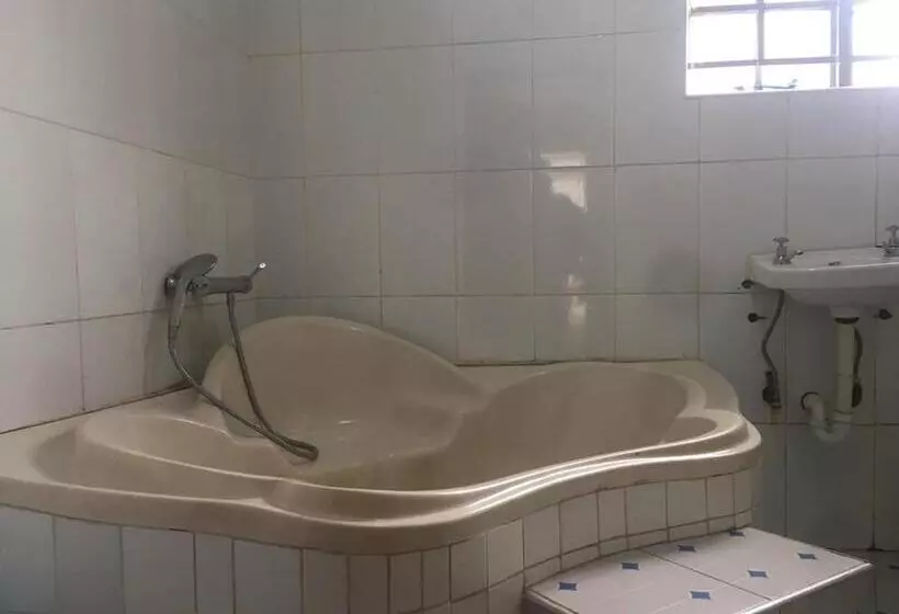 هتل Villa Ntowe Lodge