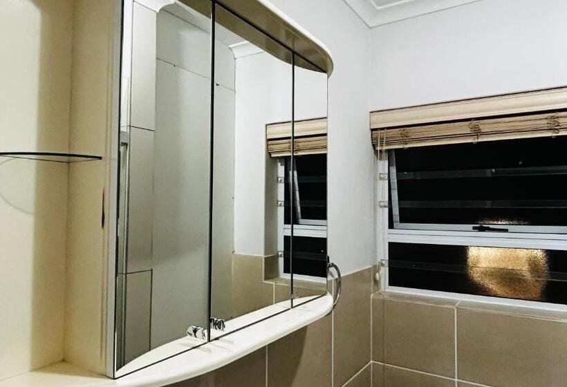 Пансион Apartment With Shared Living Room & Kitchenette