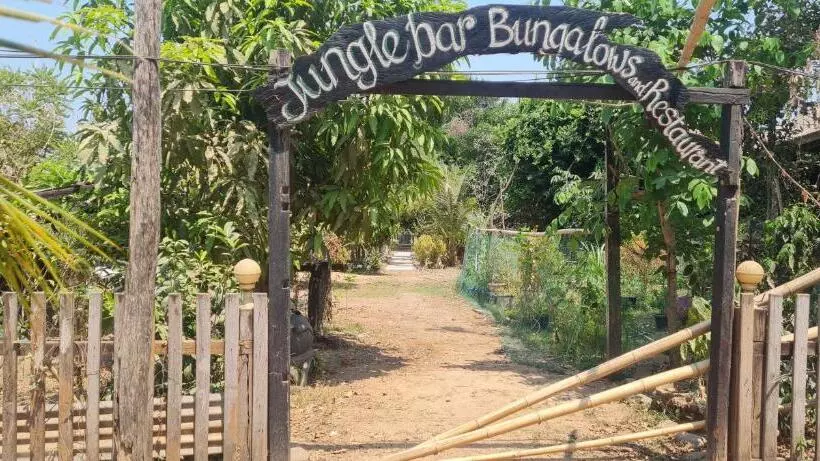 ペンション Jungle Bangalow Don Det