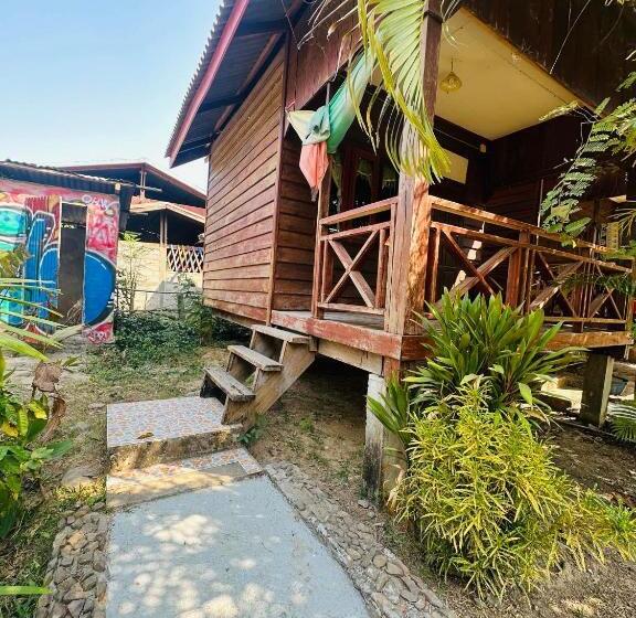 پانسیون Jungle Bangalow Don Det