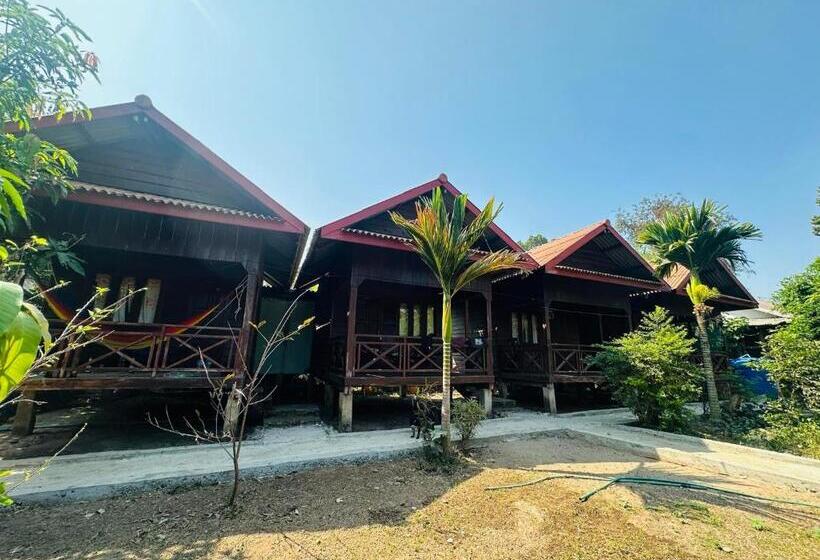 پانسیون Jungle Bangalow Don Det