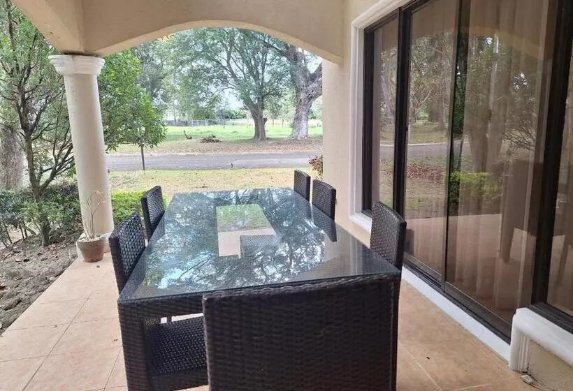 Majatalo La Dolce Vita Villa