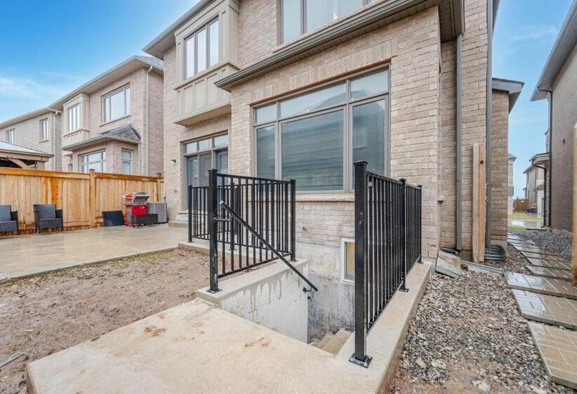 بنسيون Private Basement Bedrooms In Oakville