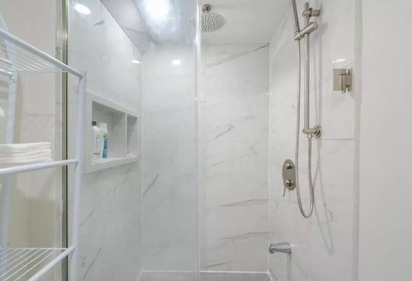 Majatalo Private Basement Bedrooms In Oakville