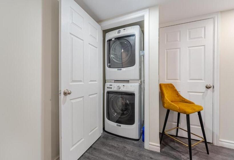 بنسيون Private Basement Bedrooms In Oakville