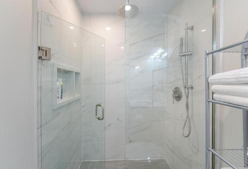 بنسيون Private Basement Bedrooms In Oakville