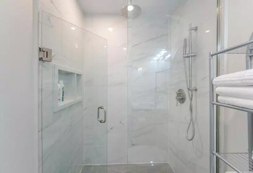 Majatalo Private Basement Bedrooms In Oakville