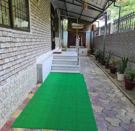 Pension  Singhas  Home