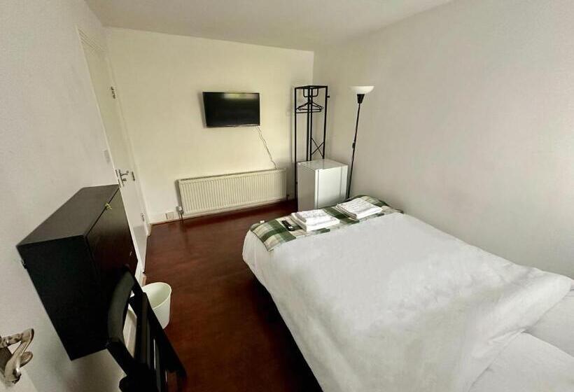 Пансион Stratford Guesthouse