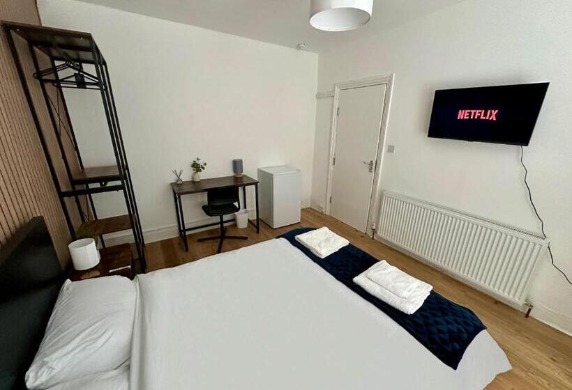 Пансион Stratford Guesthouse