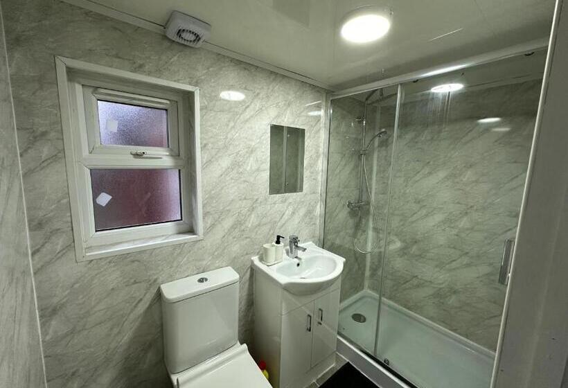 Пансион Stratford Guesthouse