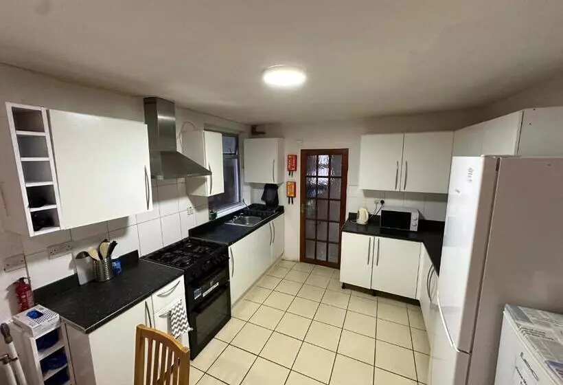 ペンション Stratford Guesthouse