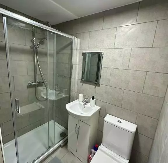 ペンション Stratford Guesthouse