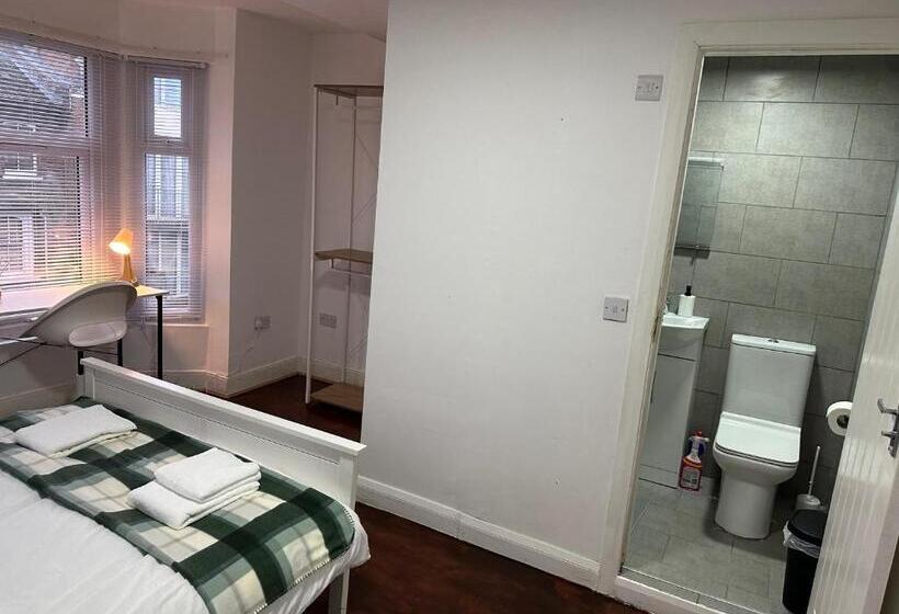 Пансион Stratford Guesthouse