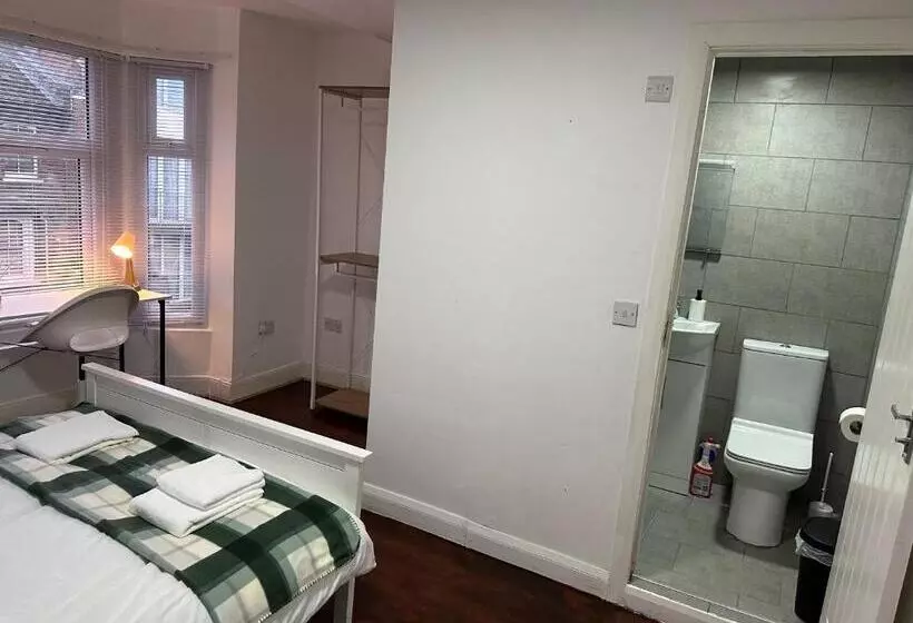 ペンション Stratford Guesthouse