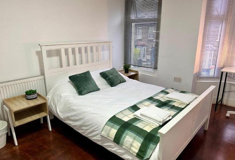 Пансион Stratford Guesthouse