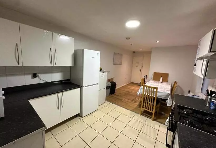 ペンション Stratford Guesthouse