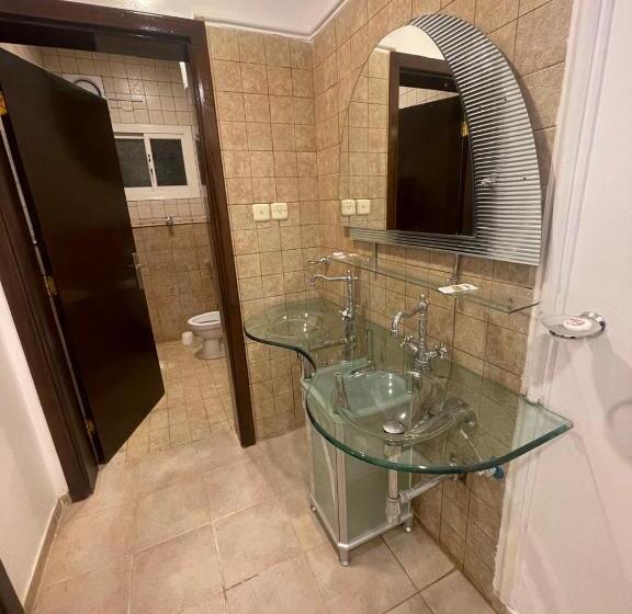 فندق العز بيتي