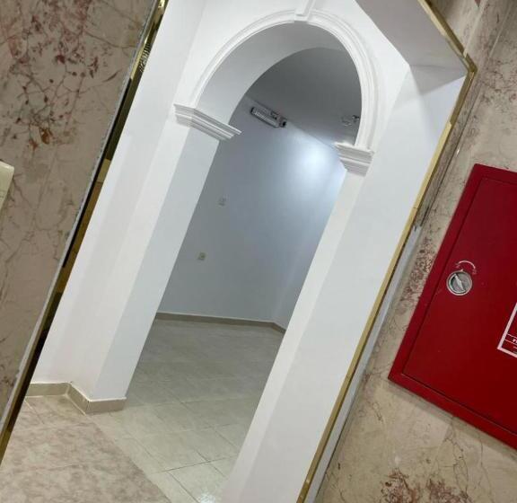 فندق العز بيتي