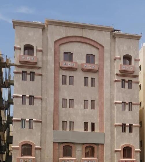 فندق العز بيتي