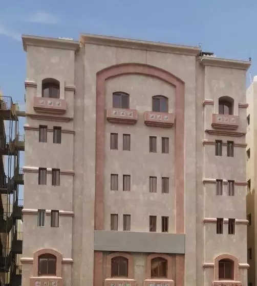 فندق العز بيتي