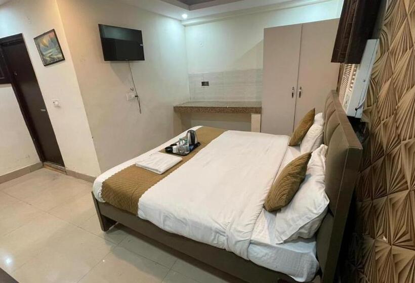 تختخواب و صبحانه Grand Orchid