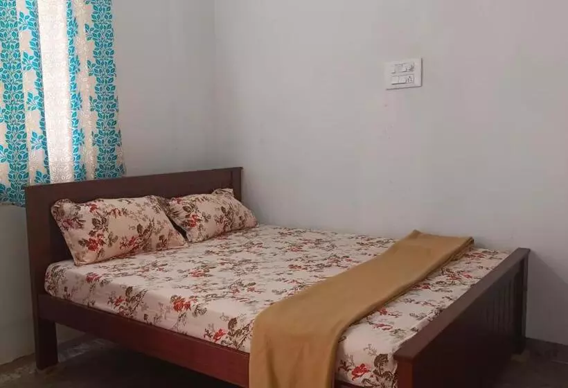 ホテル Ayyan Residency