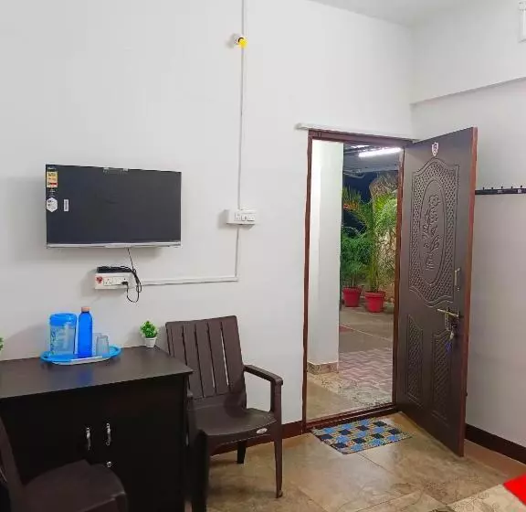 ホテル Ayyan Residency