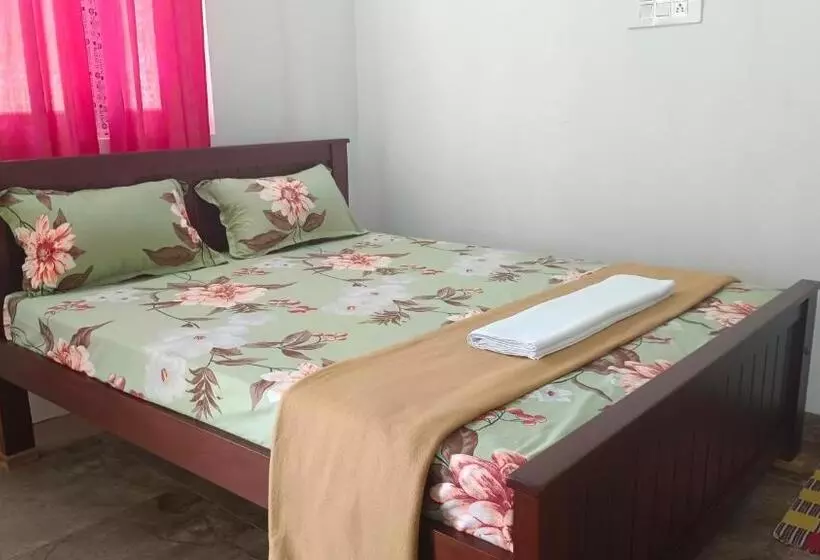 ホテル Ayyan Residency