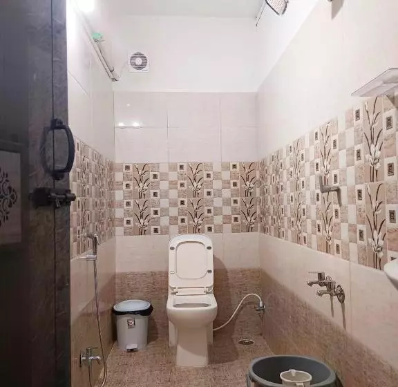 ホテル Ayyan Residency