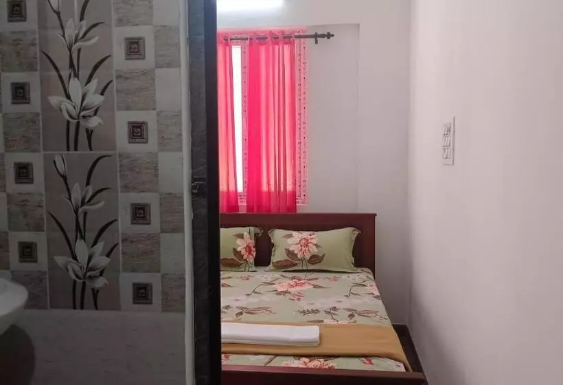 ホテル Ayyan Residency