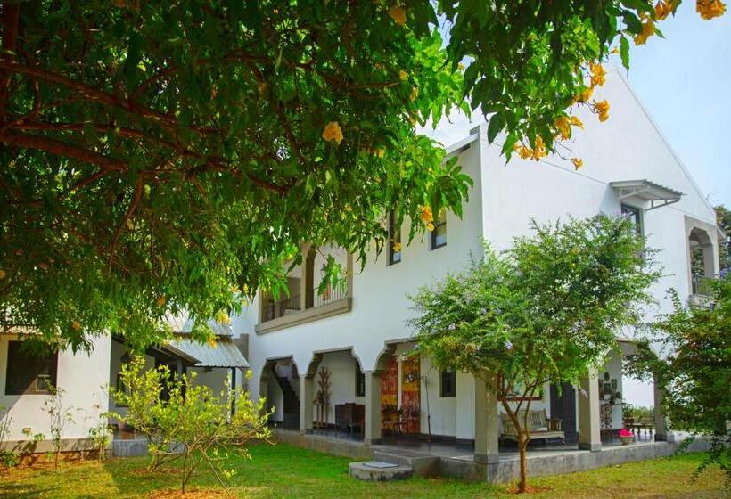 Pensjonat Isla S Ridge   A Cgh Earth Saha Experience