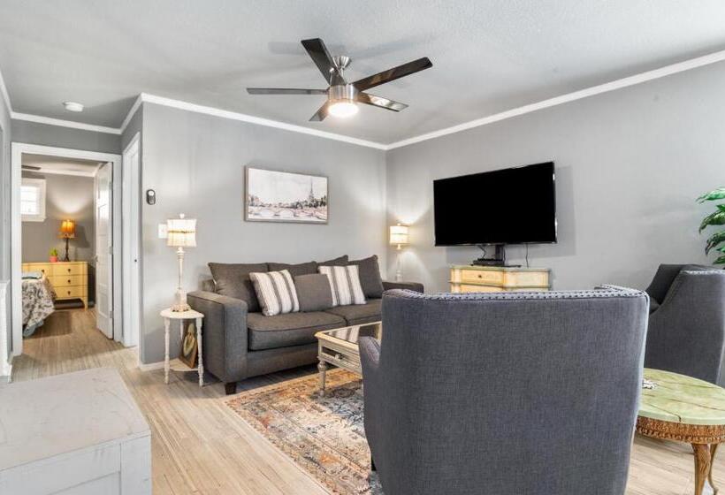 بنسيون Salt Block   French Serenity Suite 3