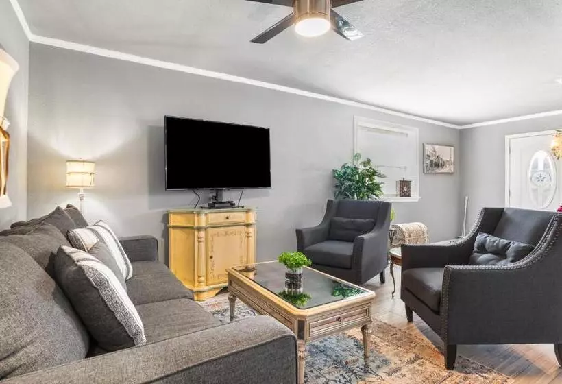 Majatalo Salt Block   French Serenity Suite 3