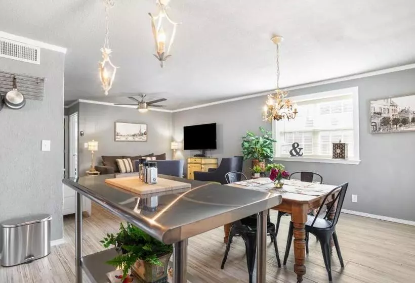 Majatalo Salt Block   French Serenity Suite 3