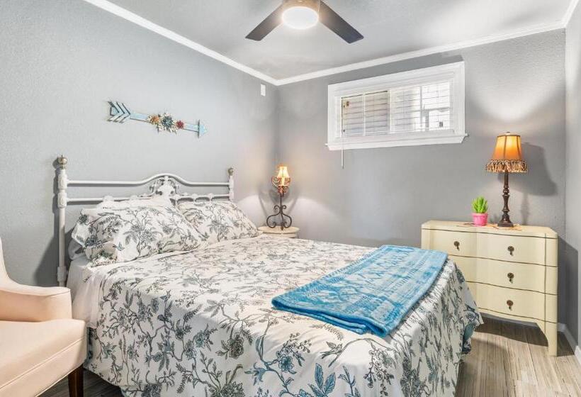 بنسيون Salt Block   French Serenity Suite 3