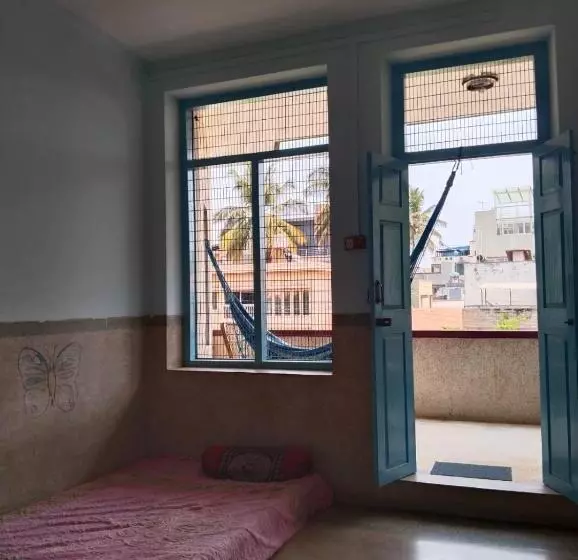 Pension Shanthi House