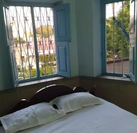 Pension Shanthi House