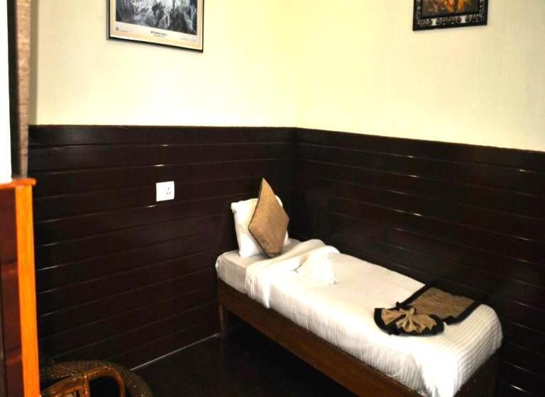 Отель Goroomgo Kasturi Palace Darjeeling Luxury Room With Parking Facilities Best Seller