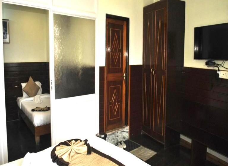 Отель Goroomgo Kasturi Palace Darjeeling Luxury Room With Parking Facilities Best Seller
