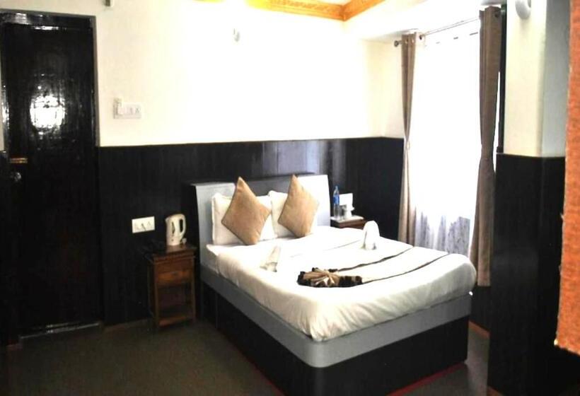 Отель Goroomgo Kasturi Palace Darjeeling Luxury Room With Parking Facilities Best Seller