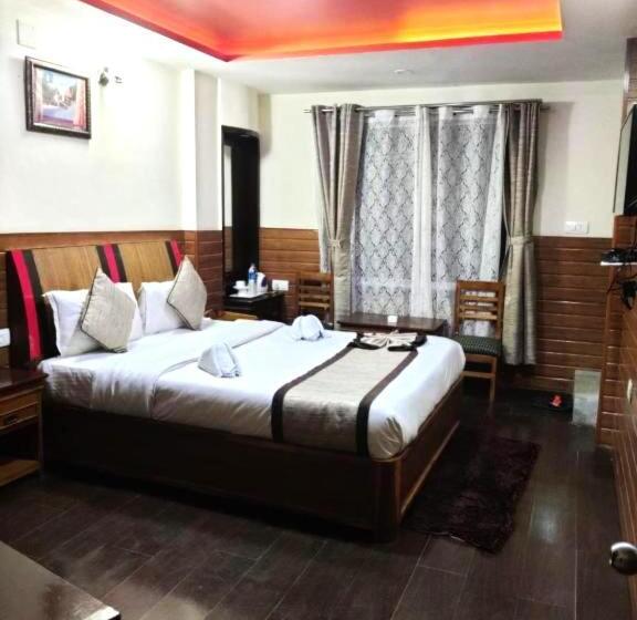 Отель Goroomgo Kasturi Palace Darjeeling Luxury Room With Parking Facilities Best Seller