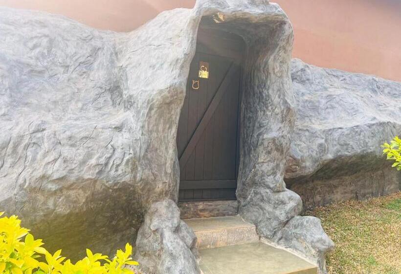 בית מלון כפרי Kap Korome Village Resort