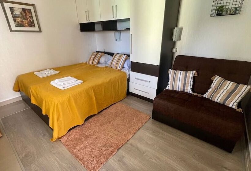 Family House With Pool & Sea View